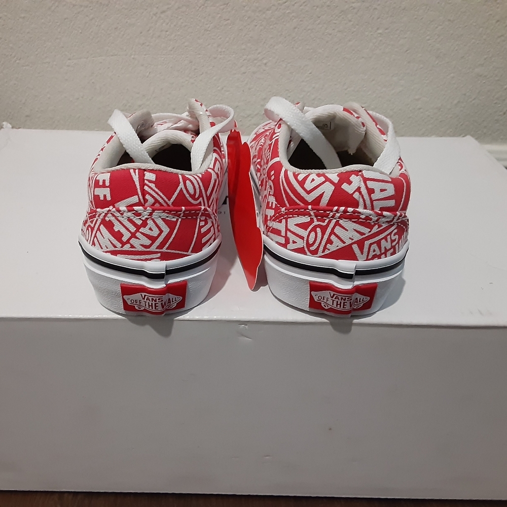 Vans - Picture 2 of 4